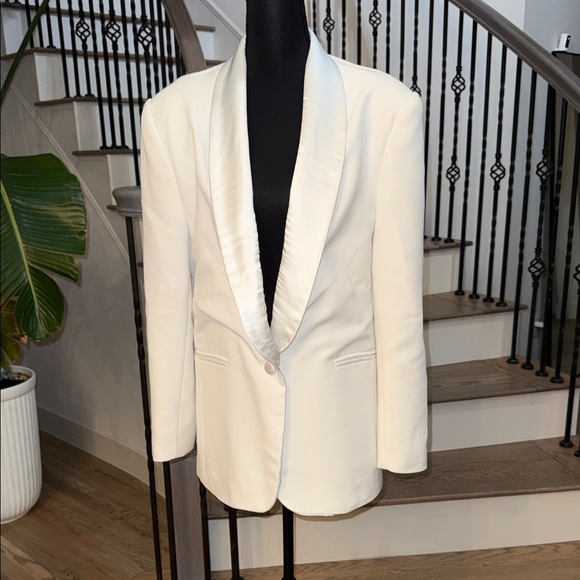 NWOT Ronny Kobo Elegant White Blazer (XS but runs big)